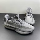 Adidas - Yeezy 700 V3