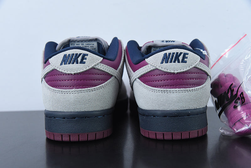 Nike SB Dunk Low 'Atmosphere Grey True Berry'