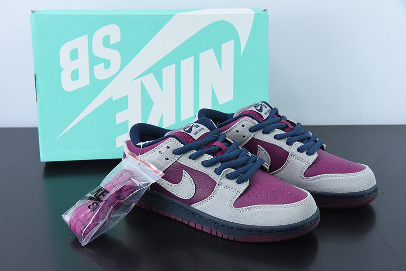 Nike SB Dunk Low 'Atmosphere Grey True Berry'