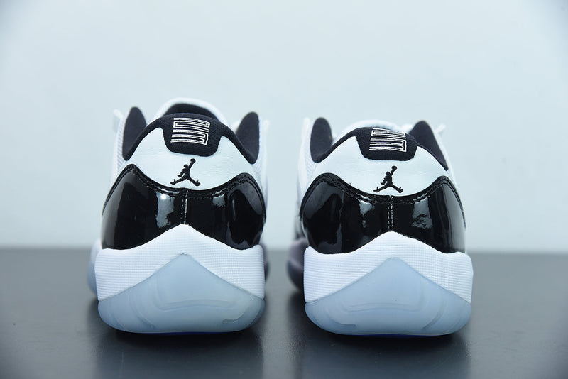 Nike Air Jordan 11 - Retro High Low Concord