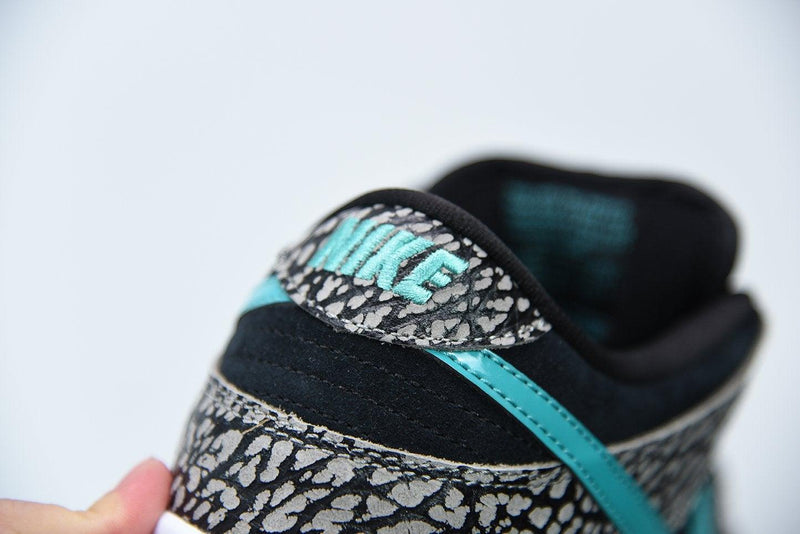 Nike SB Dunk Low atmos Elephant