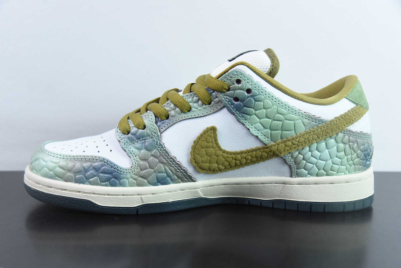 Nike SB Dunk Low 'Alexis Sablone Chameleon'