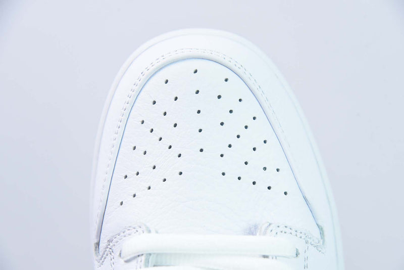 Nike SB Dunk Low Pro White Gum (Label Black)