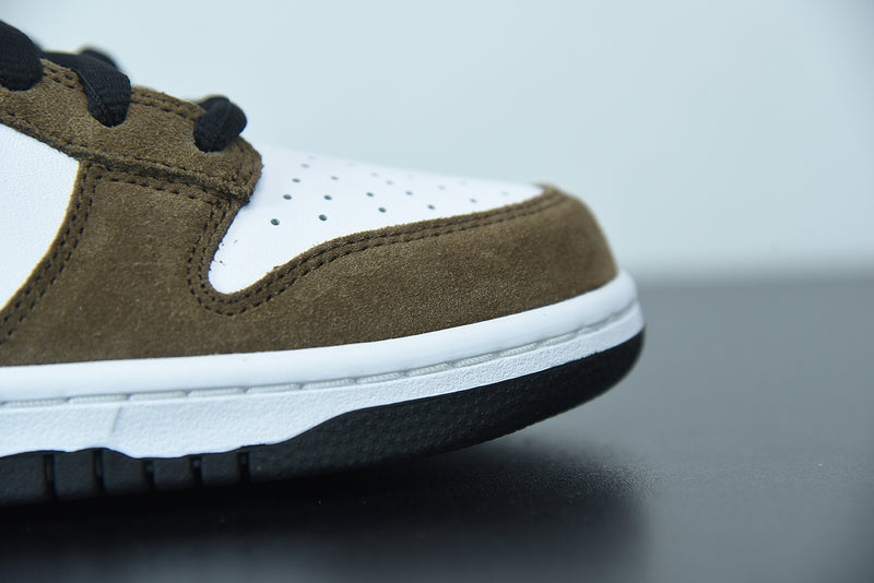 Nike SB Dunk Low Trail End