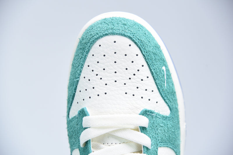 Nike Dunk Low x Kasina Road Sign