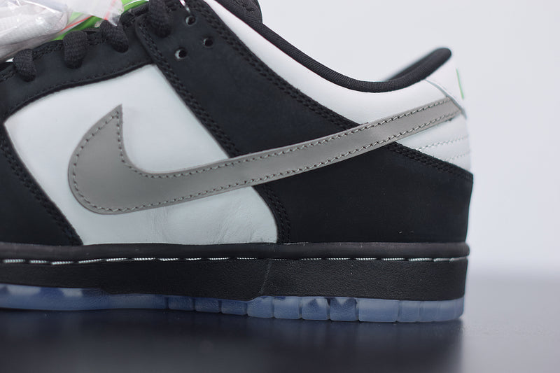 Nike SB Dunk Low Staple Panda Pigeon