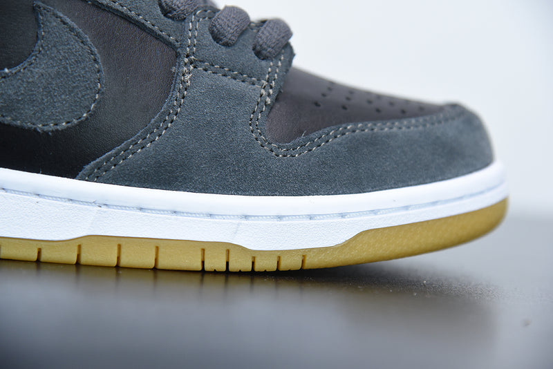 Nike SB Dunk Low Dark Smoke Grey