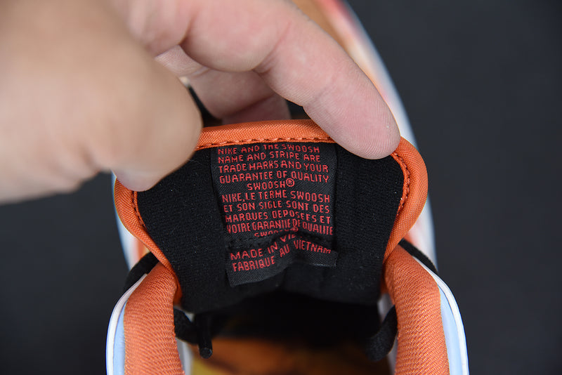 Nike SB Dunk Low Street Hawker (2021)