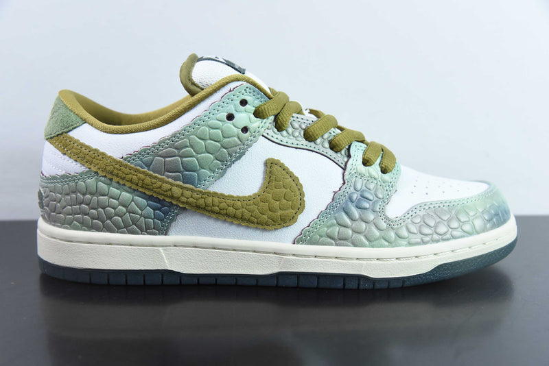 Nike SB Dunk Low 'Alexis Sablone Chameleon'