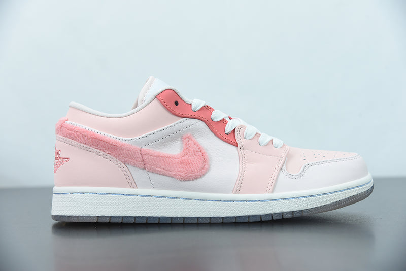Nike Air Jordan 1 - Low Mighty Swooshers Pink